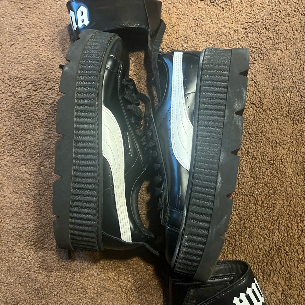 Puma cuffed sneakers size women 9 asking 60$